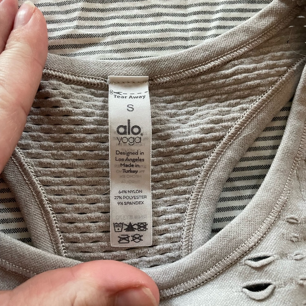 ALO Yoga Top - Picture 3 of 3